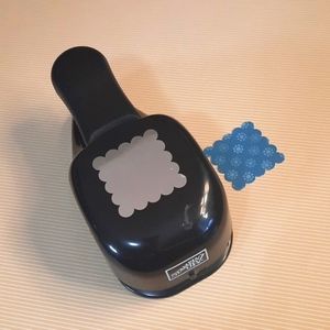 Scallop square paper punch.